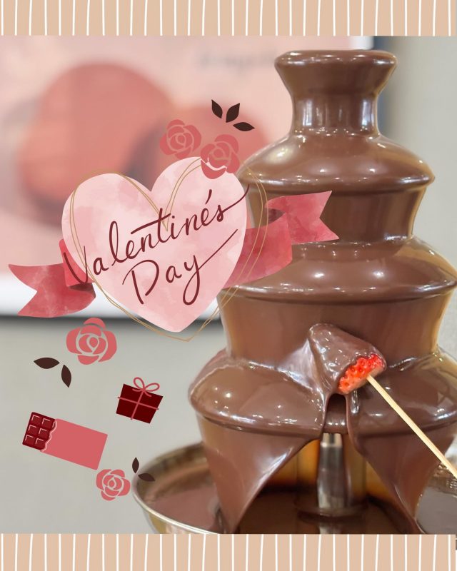 フランセーズのバレンタインは
チョコレートフォンデュです🥰
チョコレートを囲んで、
「誰にあげてた？」「甘いものは別腹ね」
そんな会話に、自然と笑顔がこぼれます。
“甘い”のはチョコレートだけじゃなく、
人と人とのやさしい時間も一緒です。
日常の中に、ちいさなぬくもりを。
フランセーズは、今日も笑顔であふれています🌷

#採用 #介護職 #老人ホーム #バレンタイン